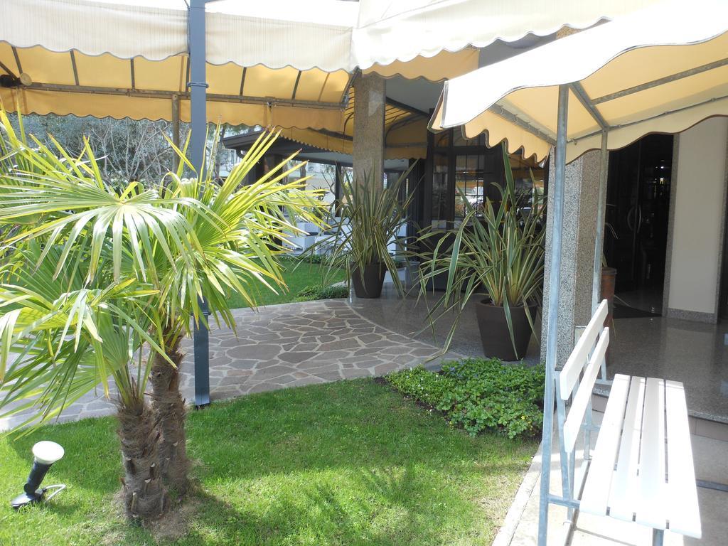 Hotel Jesolo Sand Exterior photo